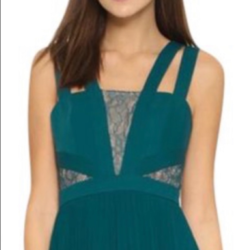 BCBG MAXAZRIA Size 2 ~Tenzin Pleat Georgette Mini Dress~